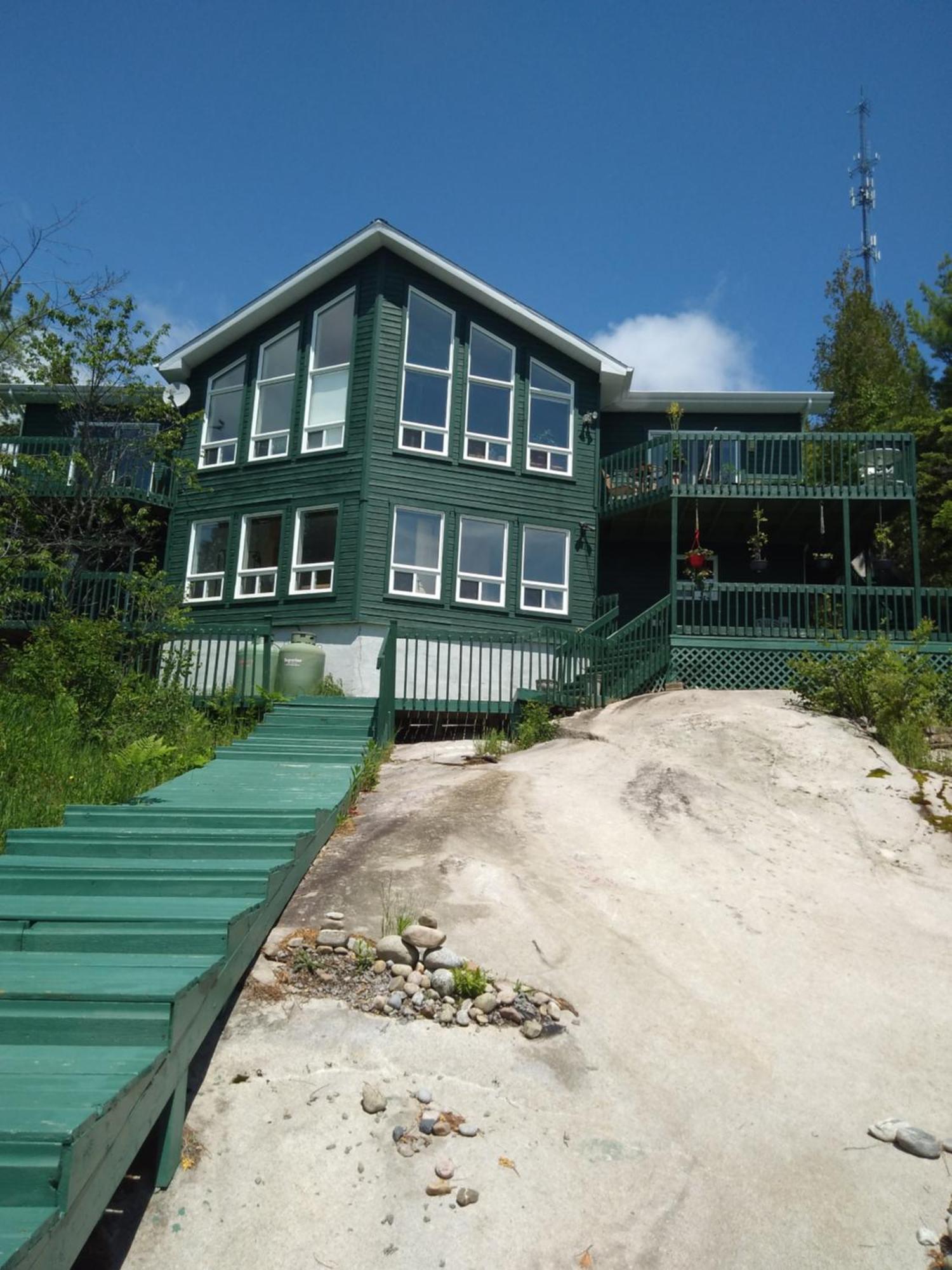 L'Inukshuk Hotel Tadoussac Exterior photo